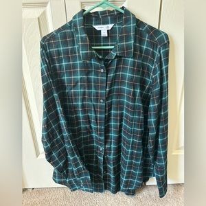 Old Navy 100% cotton button down shirt. Size XL.